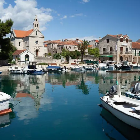 بيت للعطل Paula- With Hot Tub, 200m From The *